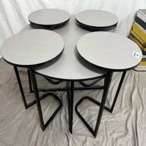 طاولات طعام